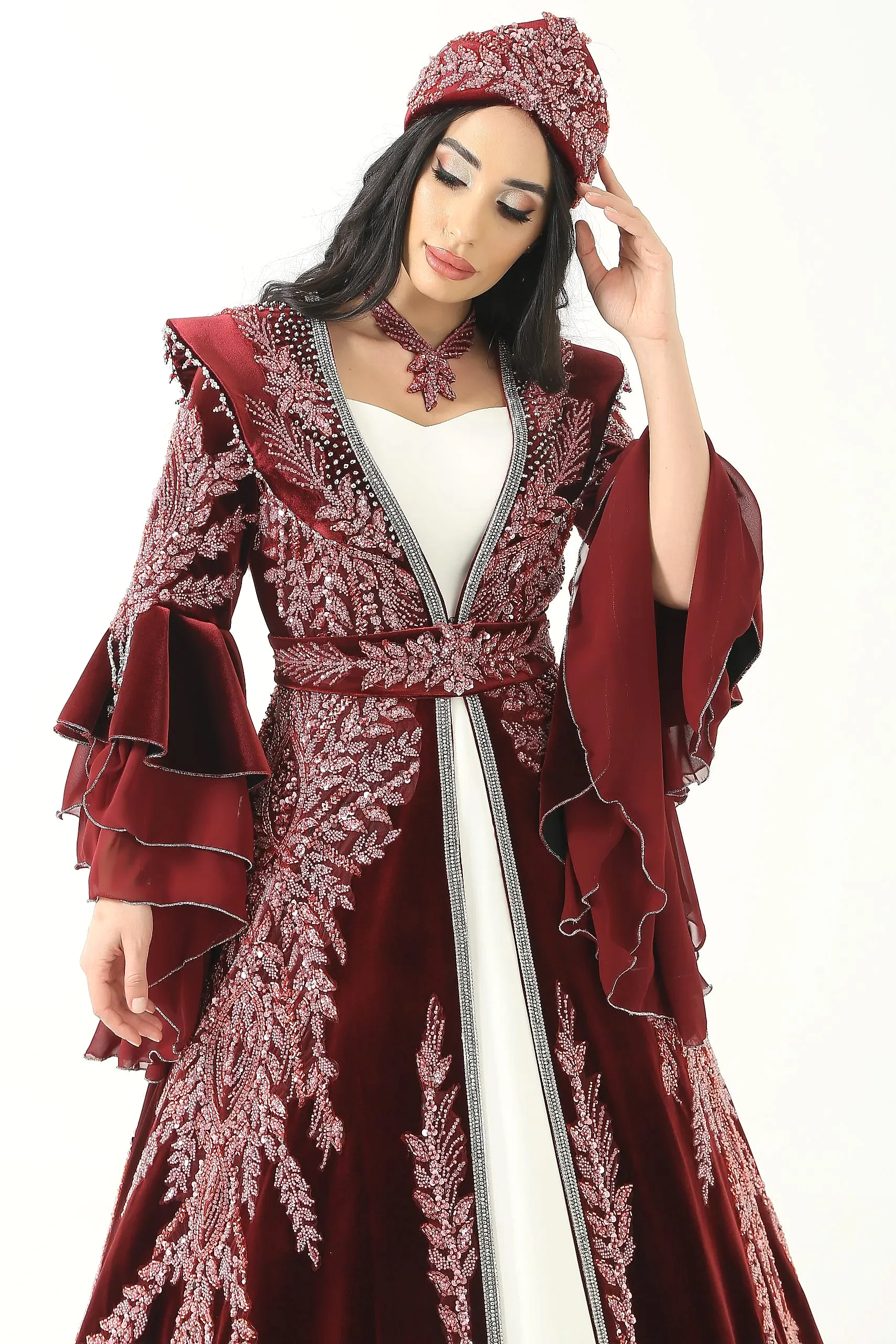 SEZON İŞLEMELİ KAFTAN BİNDALLI